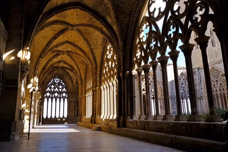 pasillo del claustro de la seu vella de Lleida
