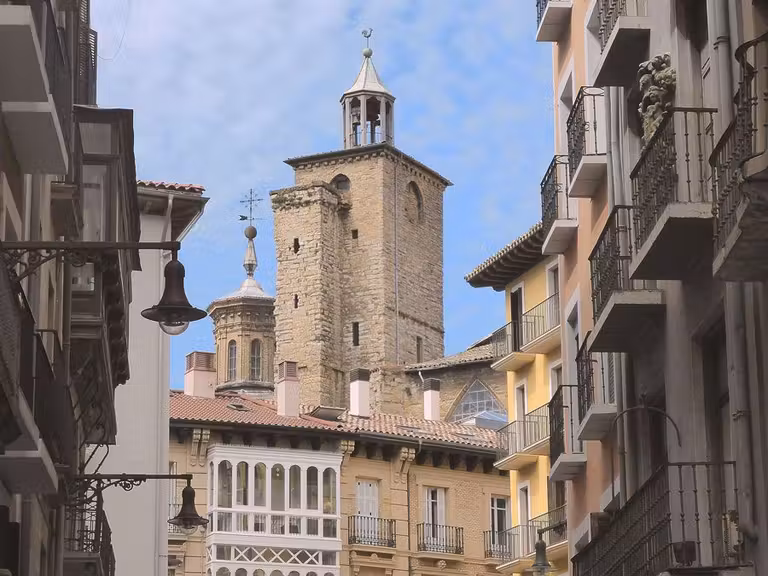Iglesia de San Saturnino, conocida como de San Cerin.