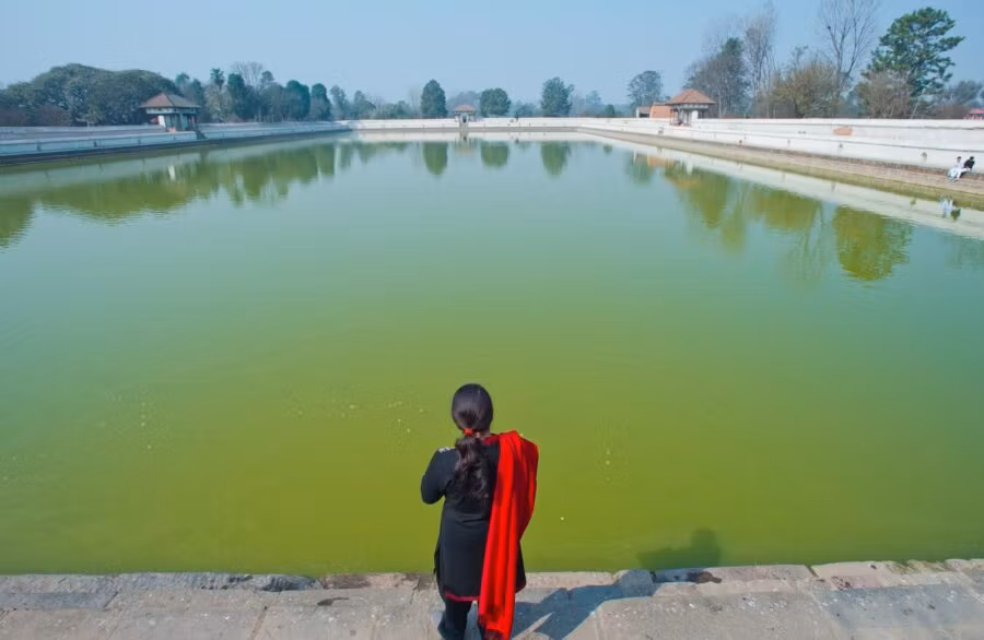 Estanque de Siddha Pokhari en bhaktapur