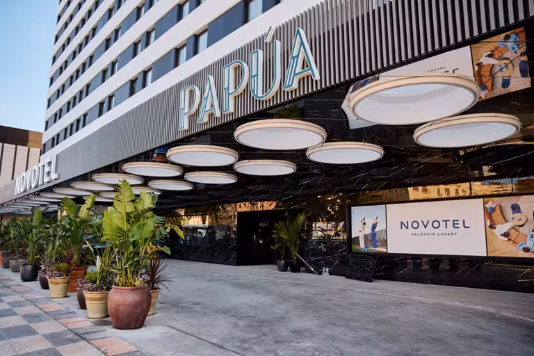 La propuesta ‘gastro’ del hotel está a cargo de Papúa Valencia.