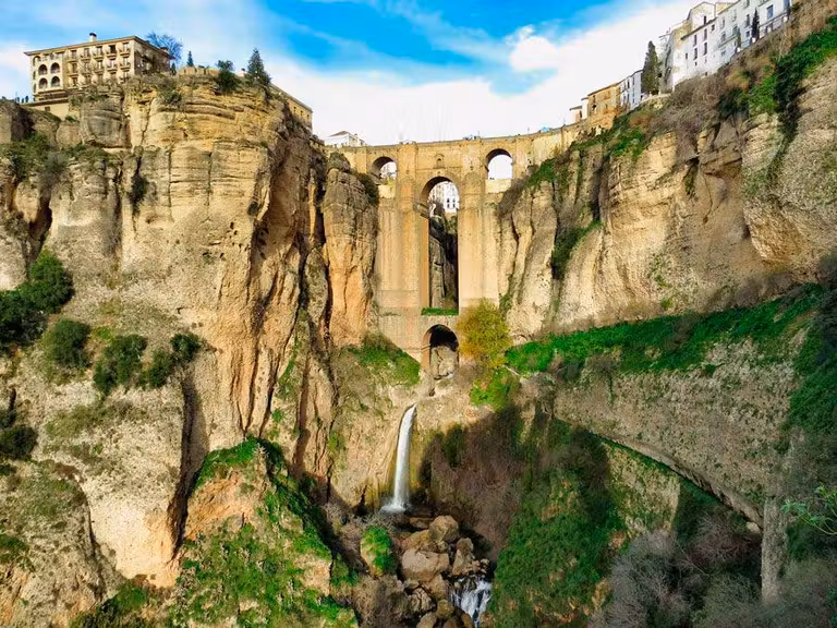 El Puente Nuevo de Ronda es su imagen más característica.