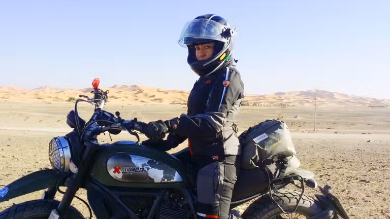 alicia sornosa viajera etheria viajes moto