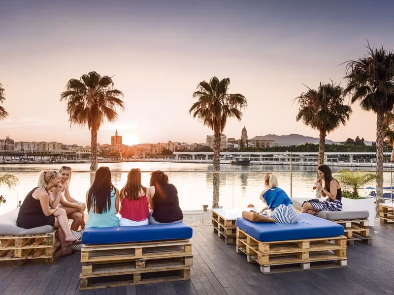 Málaga es una ciudad perfecta para disfrutarla sola o con amigas.