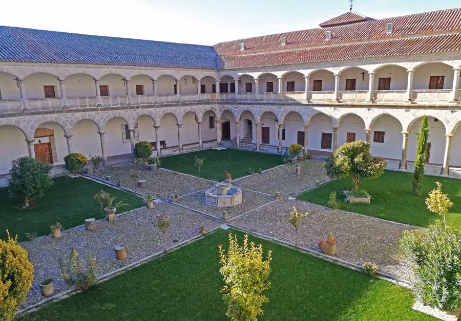 claustro palacio de juan ii