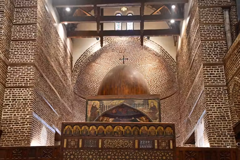 Interior de la iglesia de San Sergio y San Baco en El Cairo