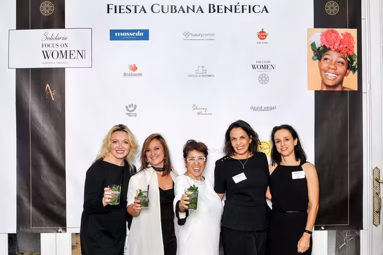 focus on women, agencia viajes mujeres, mujeres viajeras, viajar sola en grupo