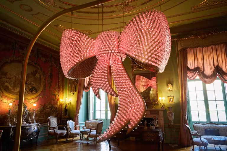 Lazo rosa “J’Adore Miss Dior” (2017), de la Colección de Joana Vasconcelos.