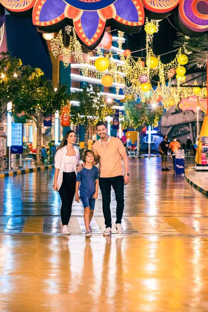 familia en el parque IMG Worlds of Adventures