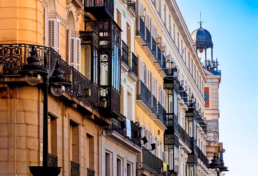 edificios, bares, ciudad, escapada urbana