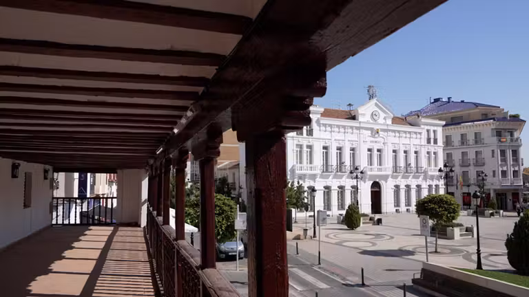 Ayuntamiento de Tomelloso desde la Posada de los Portales.