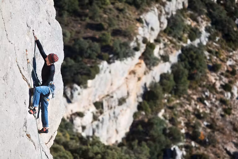 Escalada en el valle de Àger. © Oriol Clavera/Archivo Ara Lleida