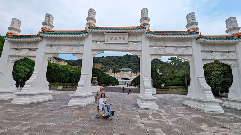 Evua Celada en una excursión en Taiwán.