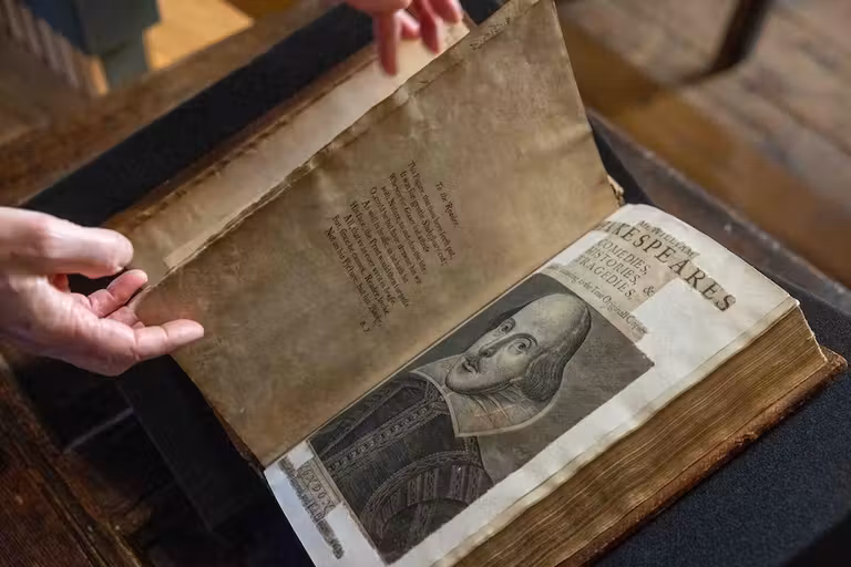 ‘First Folio’ de Shakespeare, expuesto en la Old Library del Trinity College de Dublin.