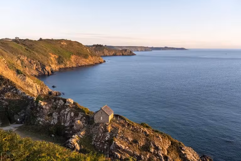 El sendero Shelburn comienza en la capilla Saint Samson, en Plouha