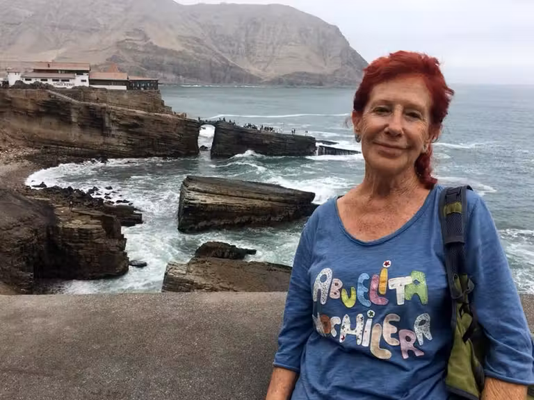 Kandy abuela mochilera, mujer etheria