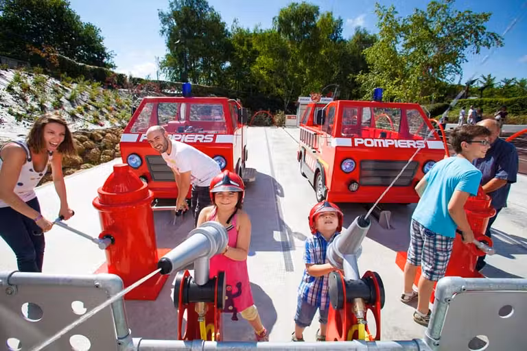atracción de bomberos en Futuroscope