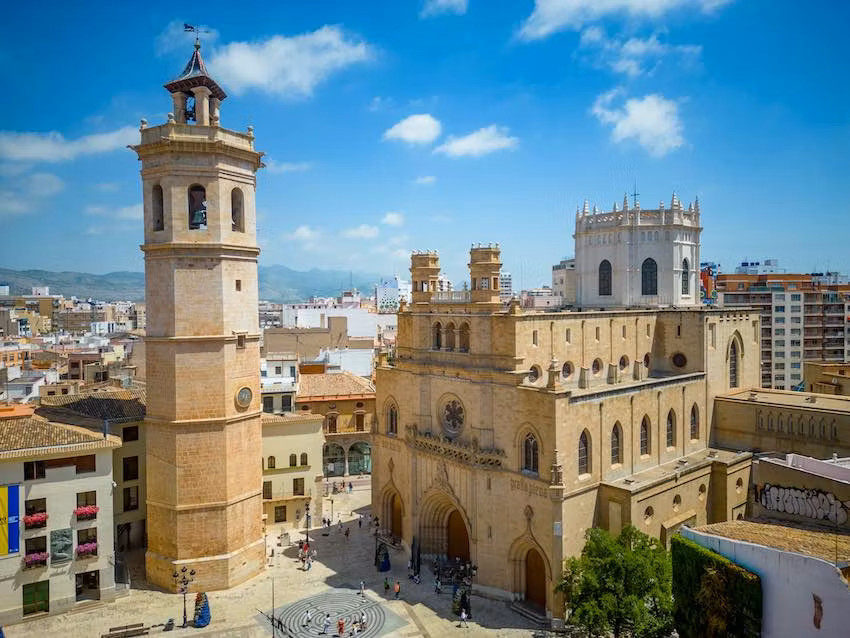 Torre campanario El Fadrí.