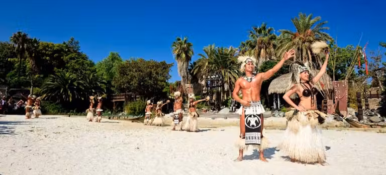 Espectáculo Aloha Tahití en la zona de Polinesia.