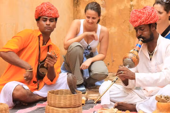 cristina calvo, asuaire travel, mujer etheria