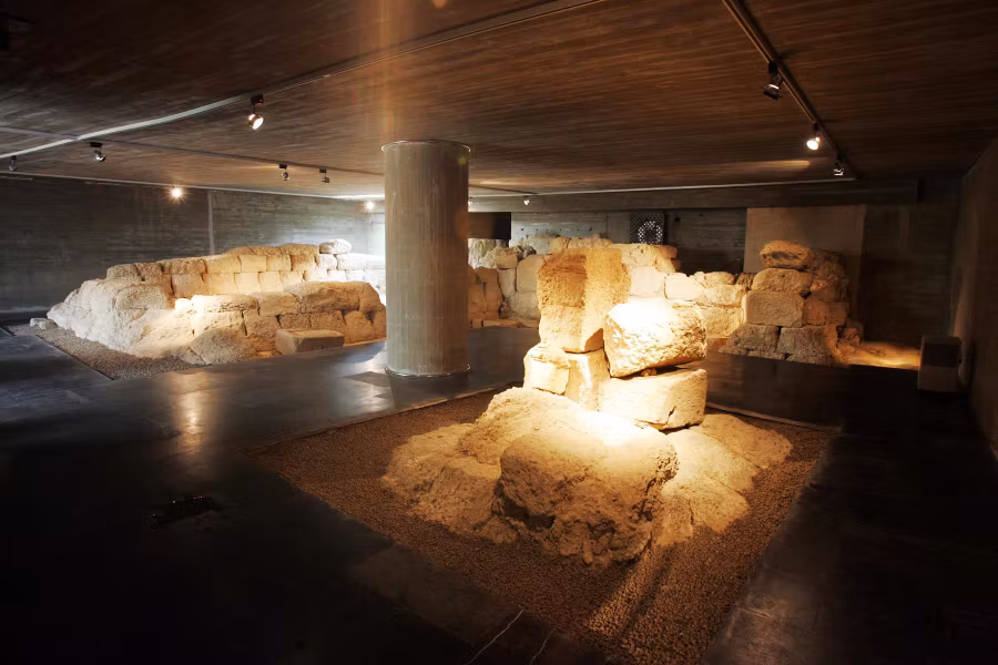 Cripta arqueológica de Puerta del Obispo (León).