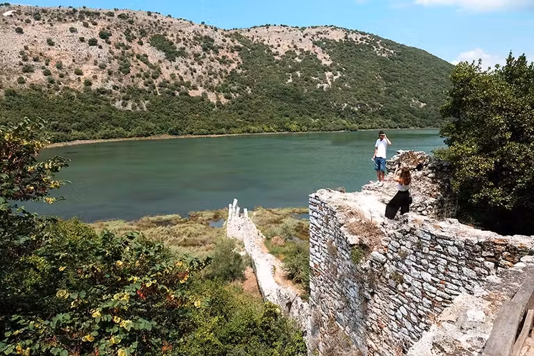 Vistas del lago de Butrinto.