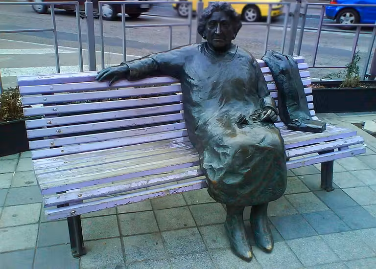 Escultura en la plaza del Poniente de Valladolid.