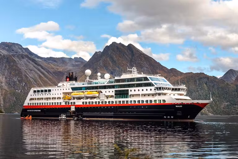 Barco MS Maud de Hurtigruten