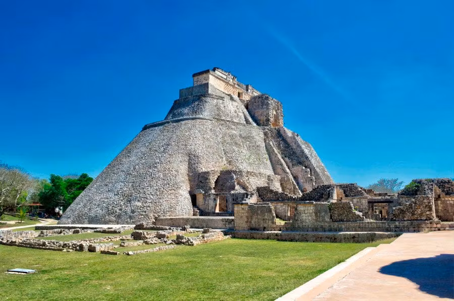 Pirámide de El Adivino de Uxmal.