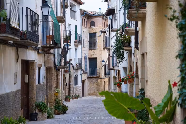 Bonita calle de Belmonte de San José.