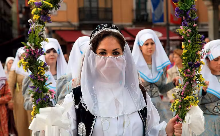 Las Cantaderas de León, la fiesta de las cien doncellas