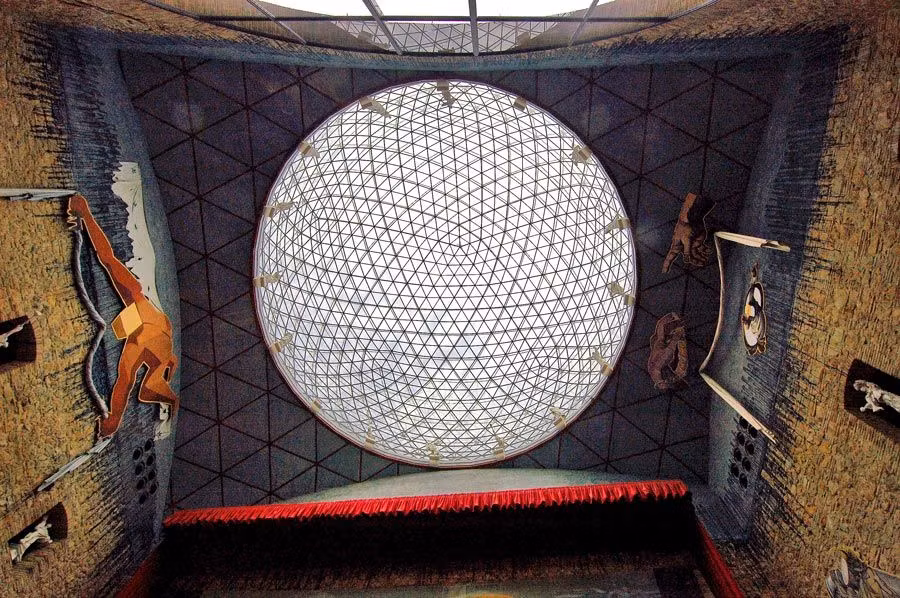 cupula geodesica del teatro dali figueres