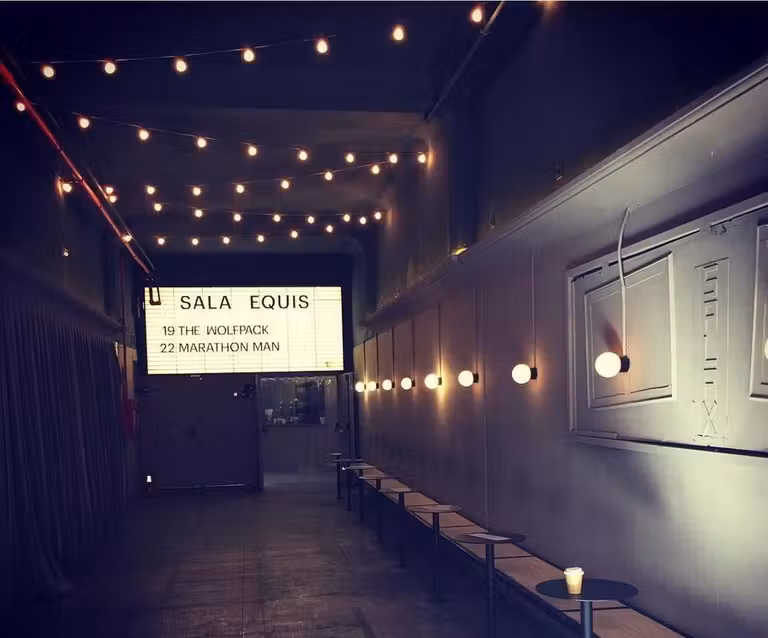 Sala equis, un antiguo cine para adultos
