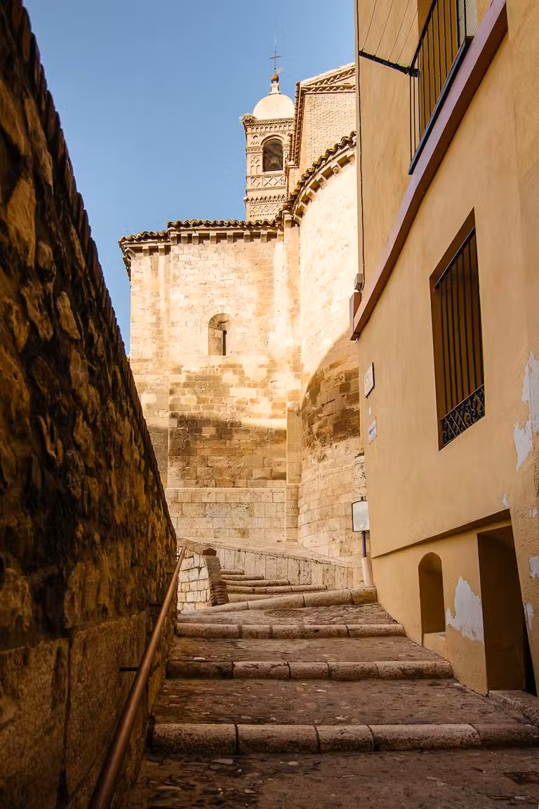 Calle de acceso al Palacio Episcopal de Tarazona.