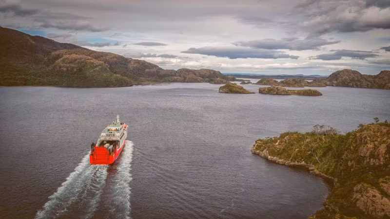 Barco en la Patagonia chilena