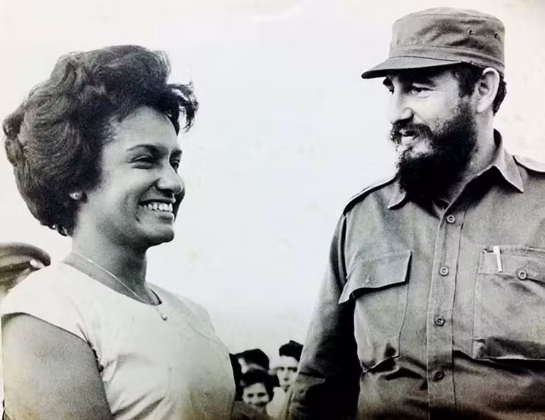 marta rojas, escritora cubana, viajes a cuba, mujeres de cuba, fidel castro