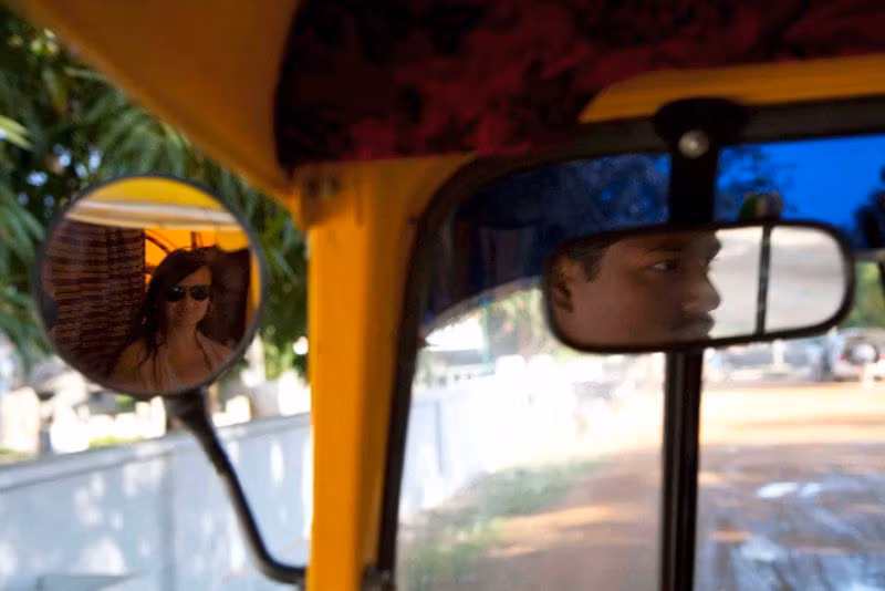 En un autorickshaw en la India.