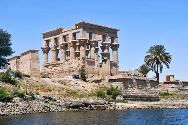 El quiosco de Trajano de Filae en Asuán