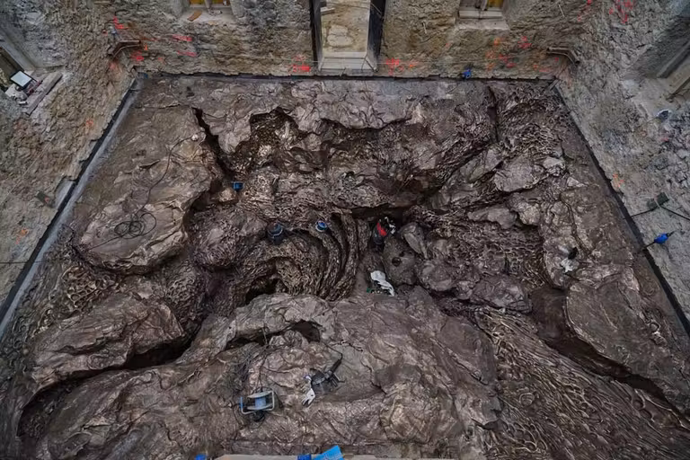 Hondalea obra de cristina iglesias en donostia