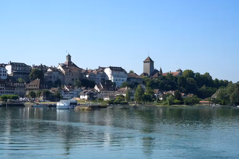 Vista de Murten desde el lago.