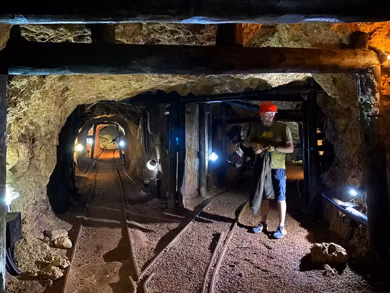 Interior de la Mina Esperanza, ruta de Burgos subterráneo.