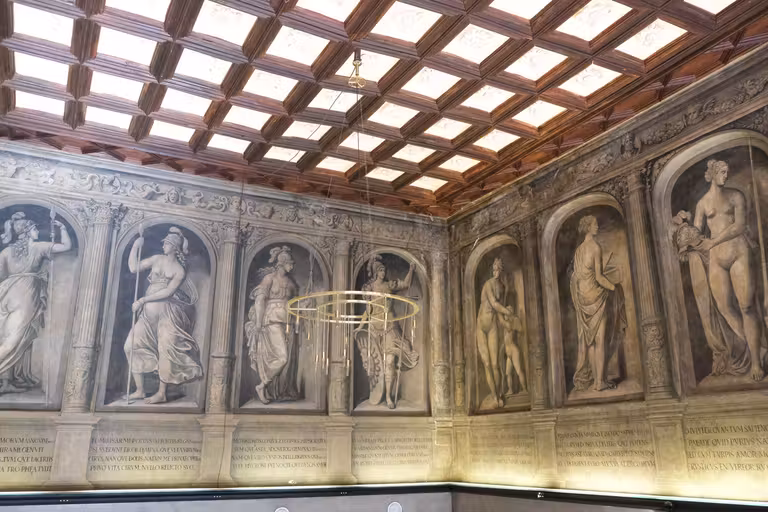 Frescos renacentistas del Palacio del Marqués de San Adrián. © Susana García