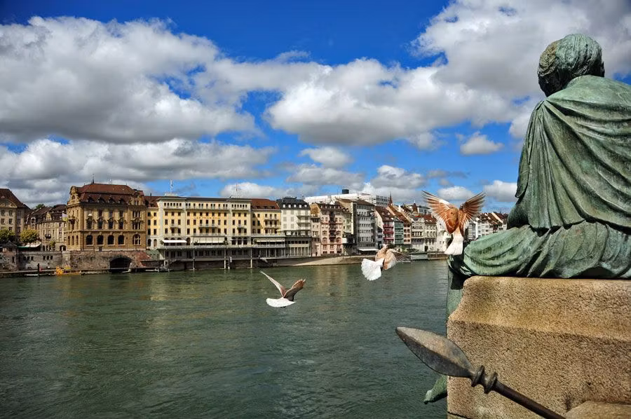 El Rin a su paso por Basilea