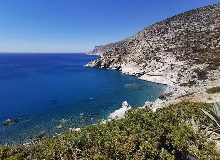 playa de mouros en amorgos islas griegas