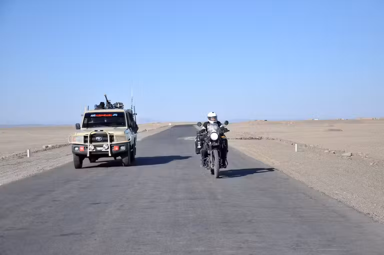 Marta Insausti en un viaje a Pakistán en moto