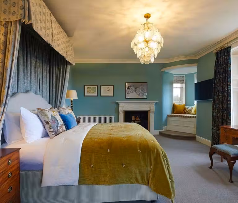 The Harbourview Hotel