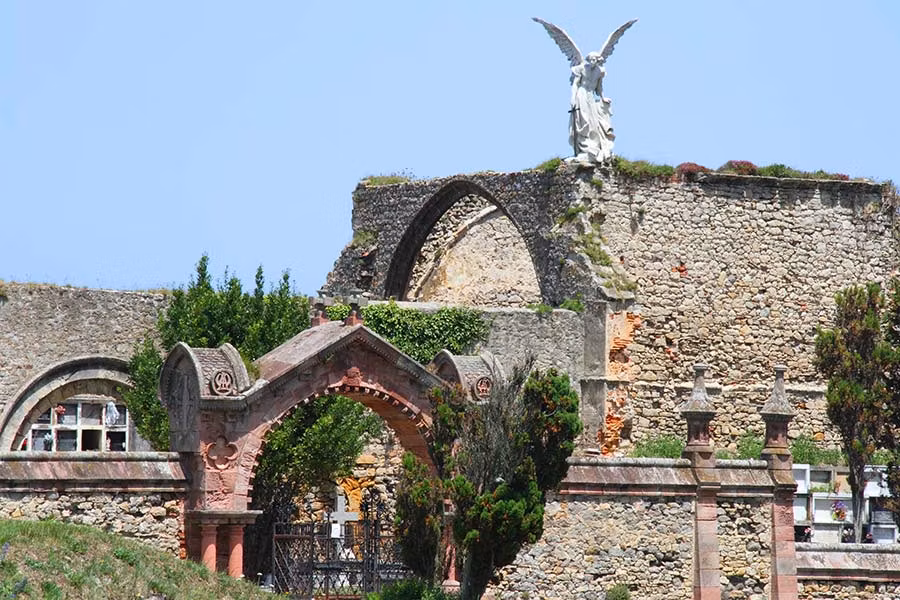 Cementerio modernista de Comillas
