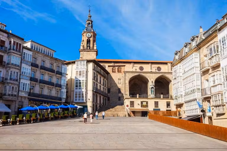 Plaza de la Virgen Blanca.