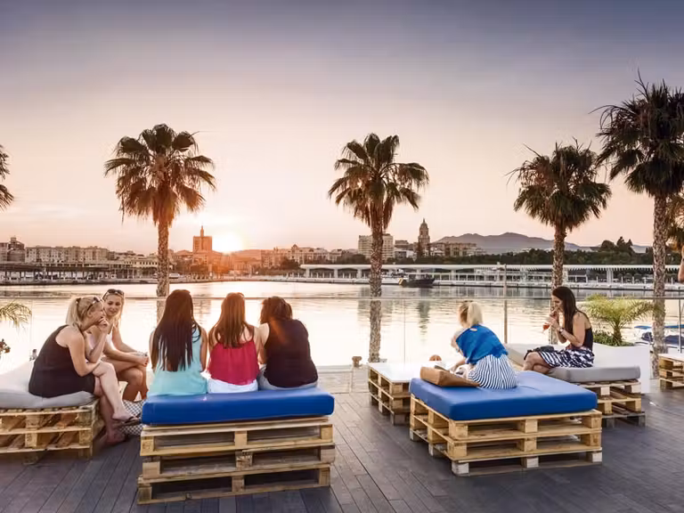 Málaga es una ciudad perfecta para disfrutarla sola o con amigas.