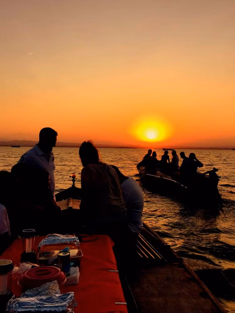 el mejor plan pasear en barca por la albufera valencia