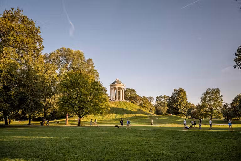 Monopteros en el Jardín Inglés. © © DZT/Dagmar Schwelle